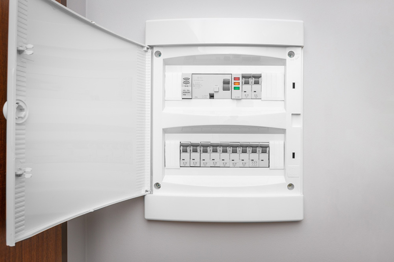 Über­spannungs­schutz bei Hintermeier Elektro GmbH in Plattling