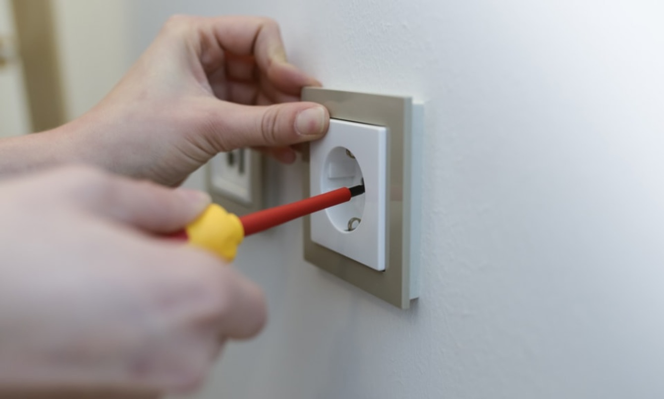 Elektro­installation bei Hintermeier Elektro GmbH in Plattling