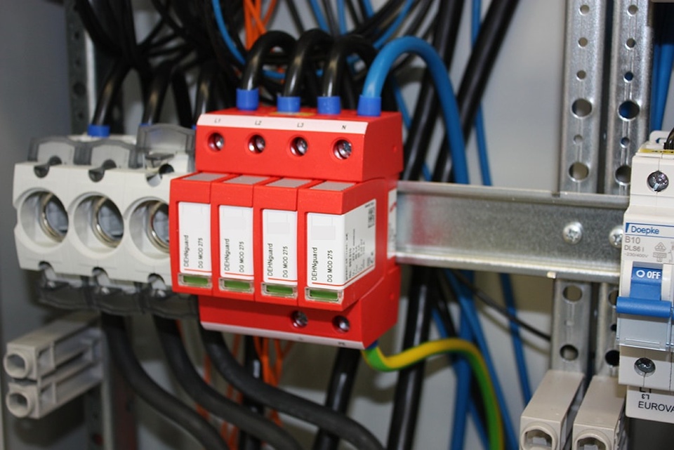 U berspannungsschutz bei Elektro Hintermeier-Jakob GmbH & Co. KG in Plattling